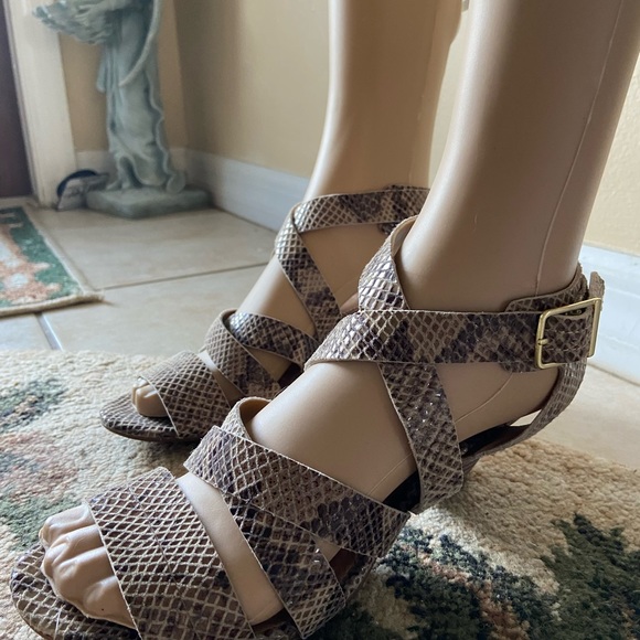 Clarks Ranae Estelle Snakeskin print with stack heel & open toe size 7 - Picture 3 of 16